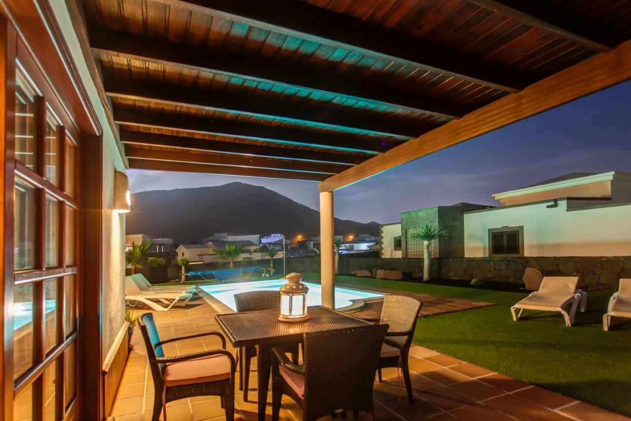 Villa Esterlicia Плая Бланка Екстериор снимка
